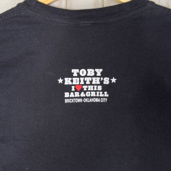 Toby Keith's Black White I Love This Bar & Grill Graphic Print T-Shirt Size M - Picture 4 of 6